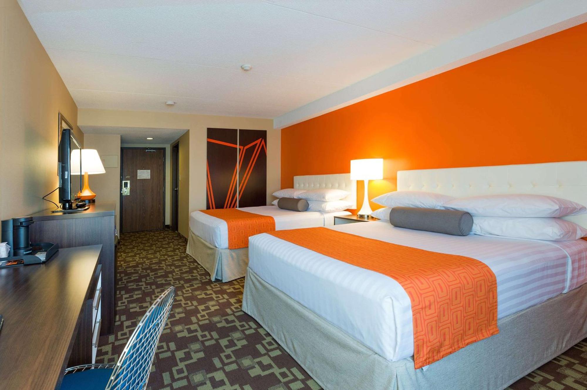 Howard Johnson Plaza By Wyndham By The Falls Niagara Falls Eksteriør bilde