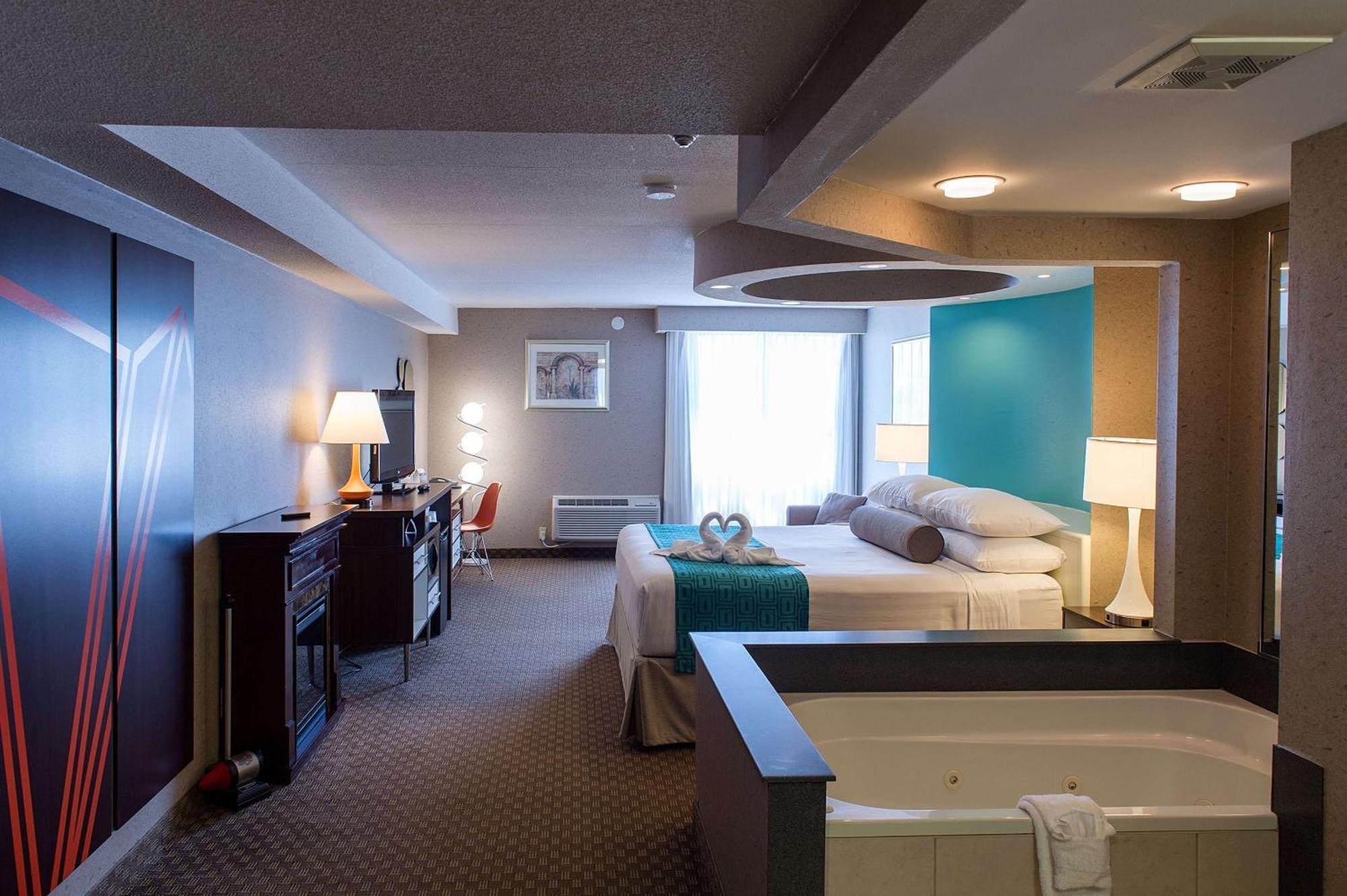 Howard Johnson Plaza By Wyndham By The Falls Niagara Falls Eksteriør bilde